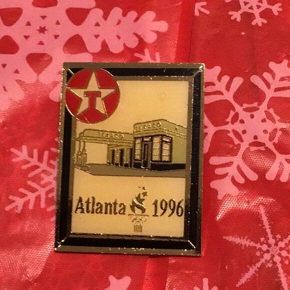Vintage 1996 Atlanta winter Olympic Texaco trade pin - Picture 1 of 4